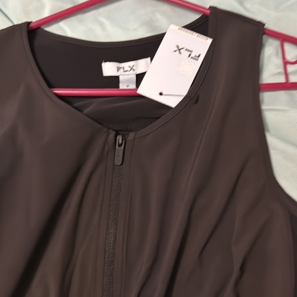 Small Kohl’s FLX dress - Picture 2 of 4